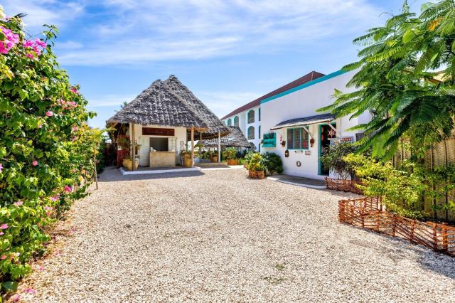 Hotel AHG Sun Bay Mlilile Beach