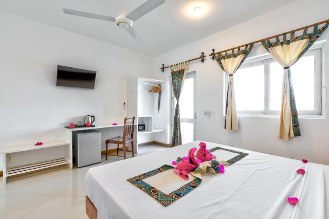 Hotel AHG Sun Bay Mlilile Beach