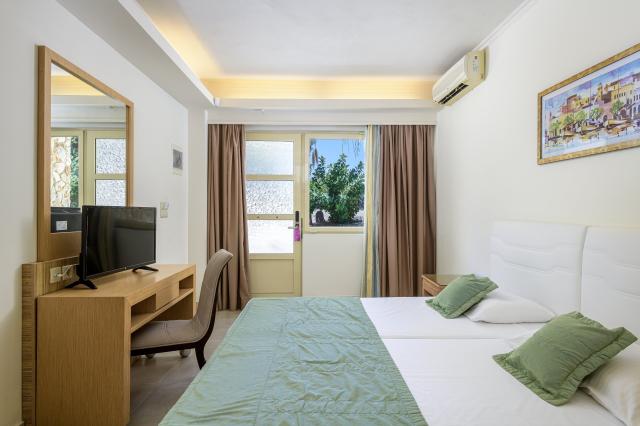 Hotel Natura Park Village