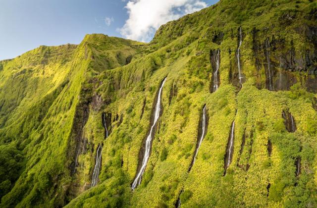 Cascata da Ribeira do Ferreiro na Floresi