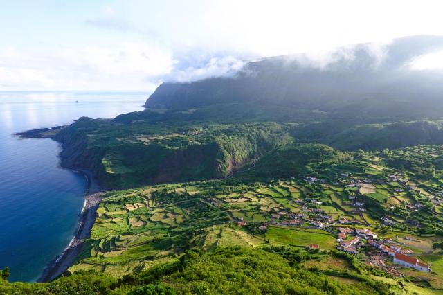 Vyhlídka Miradouro do Portal na vesnici Fajazinha na ostrově Fl