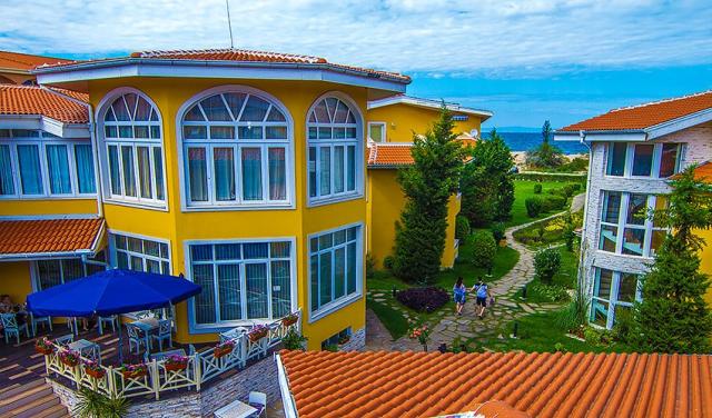 Hotel-Blue-Orange-2.jpg
