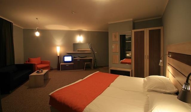 Hotel-Blue-Orange-27.jpg