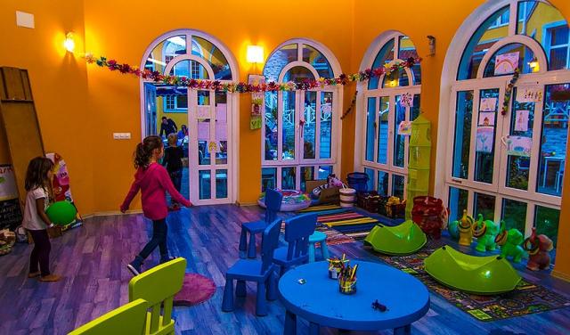 Hotel-Blue-Orange-7.jpg