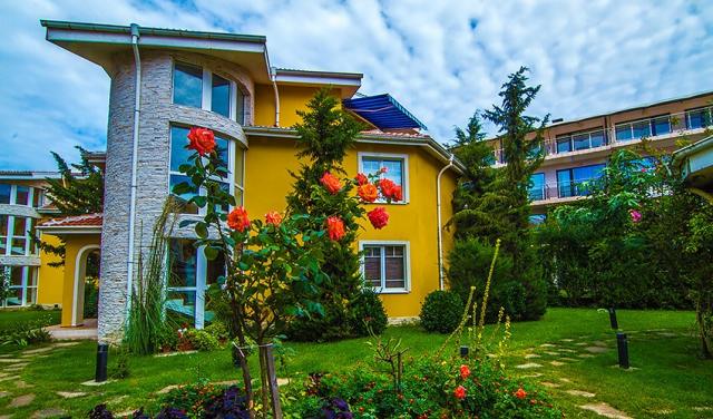 Hotel-Blue-Orange-28.jpg