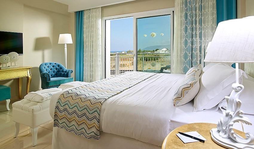 anemos-luxury-hotel-16.jpg