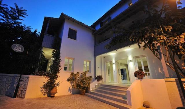 Agios-Nikitas-Hotel-5.jpg