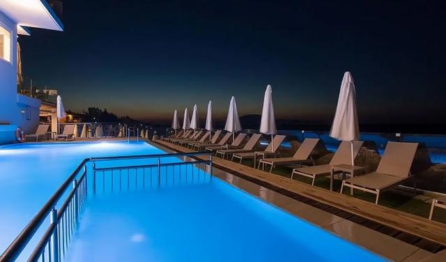 Golden-Coast-Resort-Hotel-8.jpg