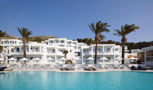 Dimitra Beach Hotel & Suites