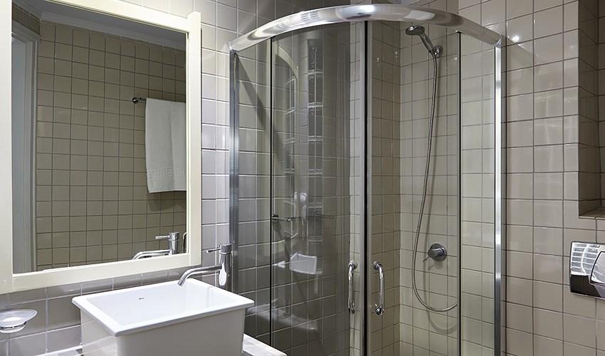 Standard-Double-Shower.jpg