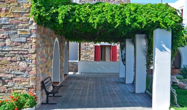 Naxos-Resort-8.jpg