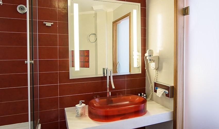 Le-mar-deluxe-hotel-spa-17.jpg