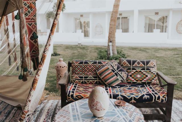 Meraki Resort