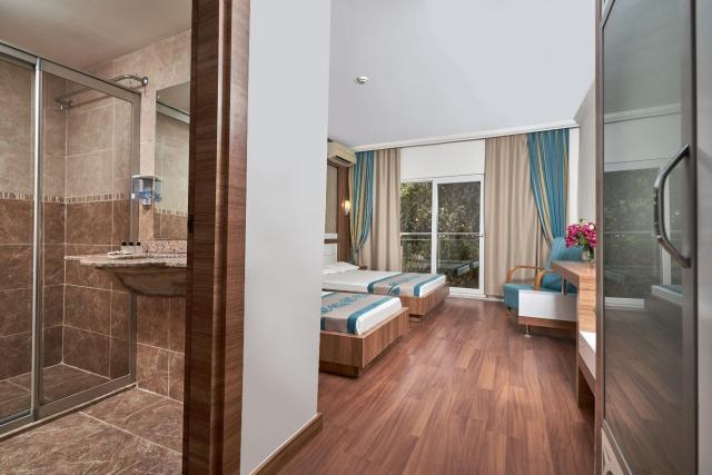 MAYA GOLF HOTEL