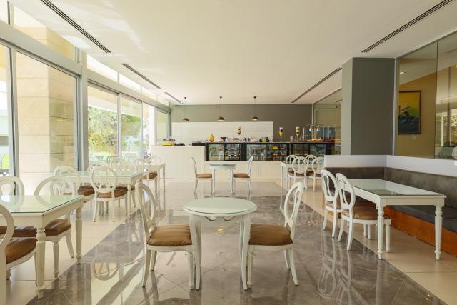 Crystal Centro